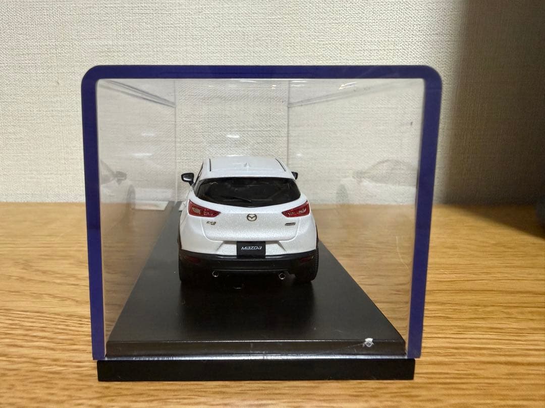ミニカー1/43　マツダ　CX-3 ディーラー ふモデルカー カラーサンプル 白