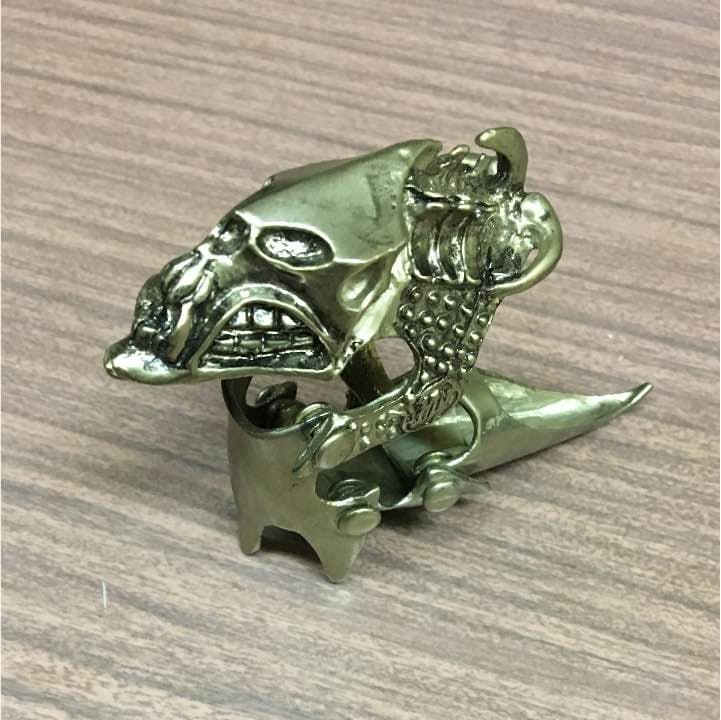 謎のサタンリング。