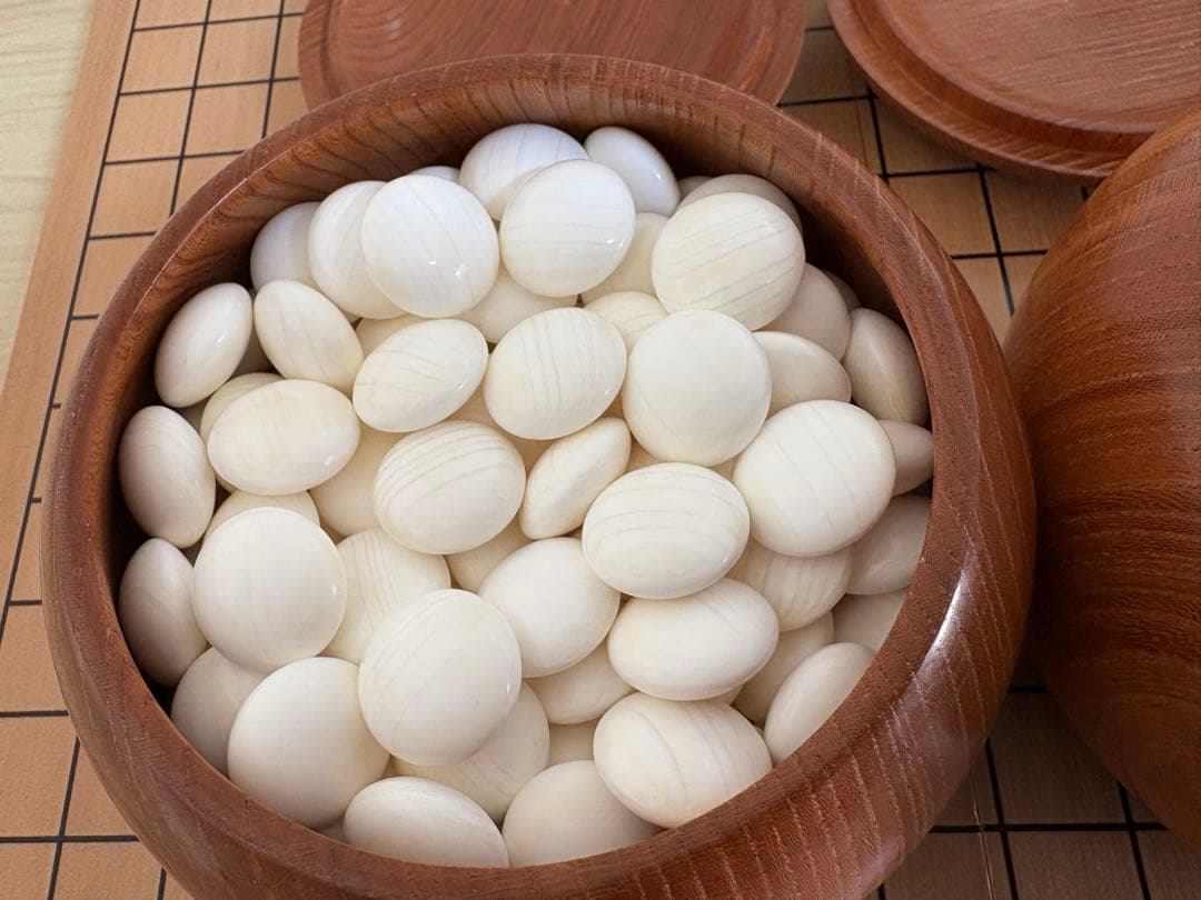 【囲碁】蛤碁石・那智黒石　４０号月印　桐箱付き