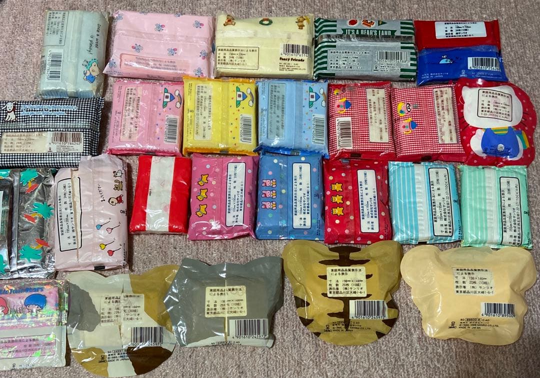 サンリオ♡レトロ　ポケットティッシュ　２4点セット