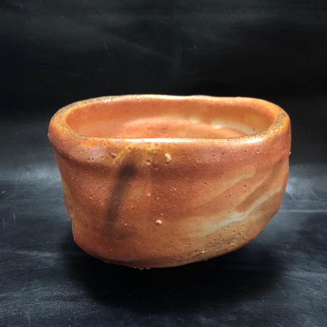 究極の美◼️蔵から複雑に隆起したかなり雰囲気の良い抹茶茶碗が出て来ました。古美術