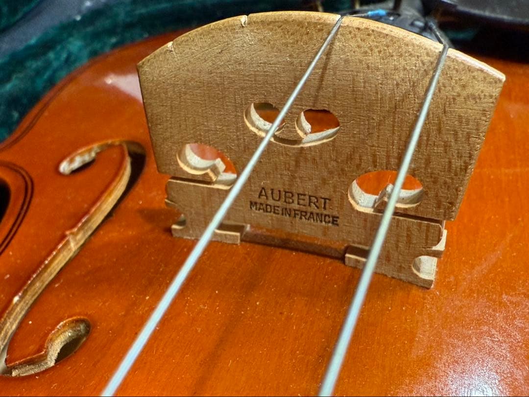 【送料込み】Aubert オーベール　バイオリン　肩当・ケース付　4/4サイズ