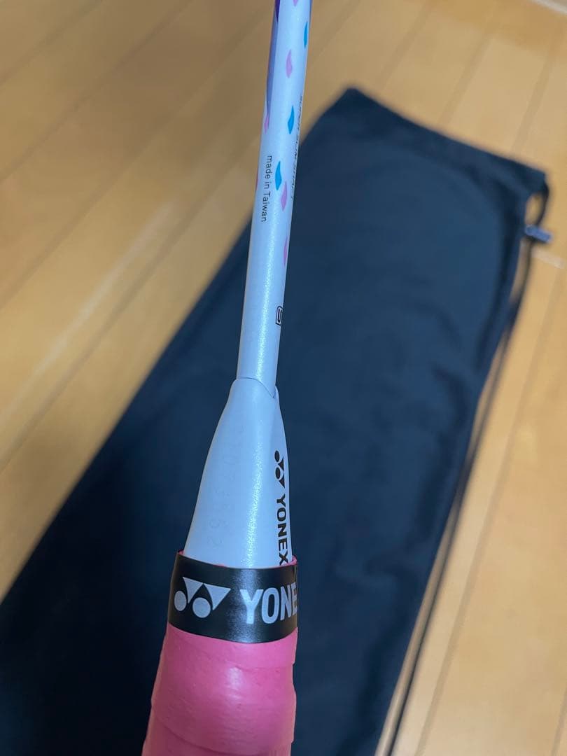 新品　ヨネックス　ナノフレア111