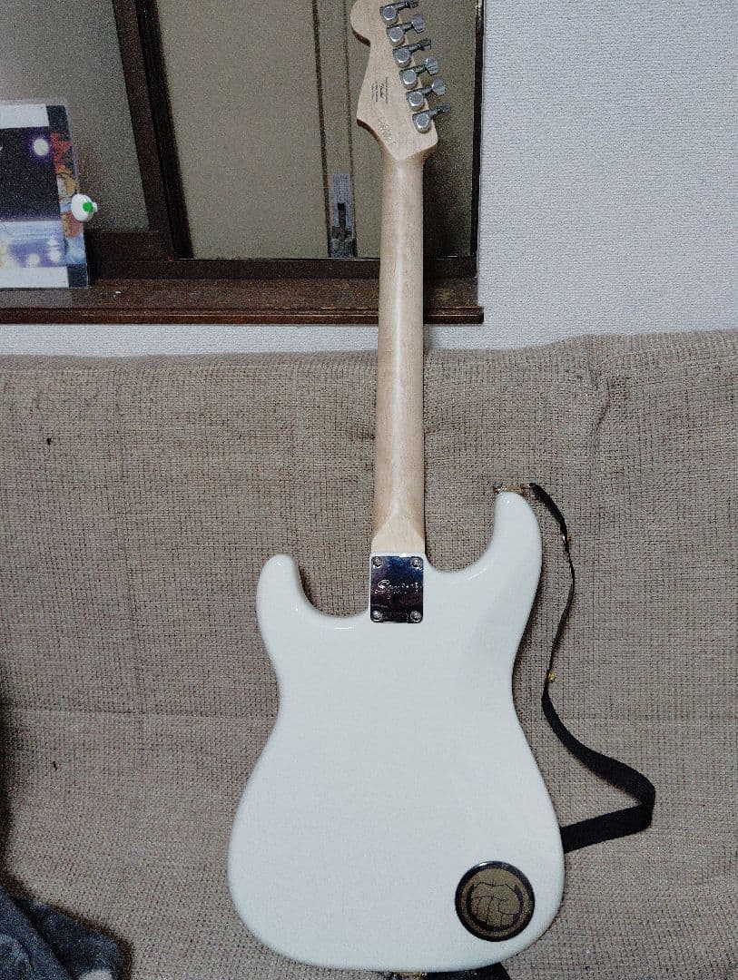 Squier Stratocaster ホワイト ほぼ新品