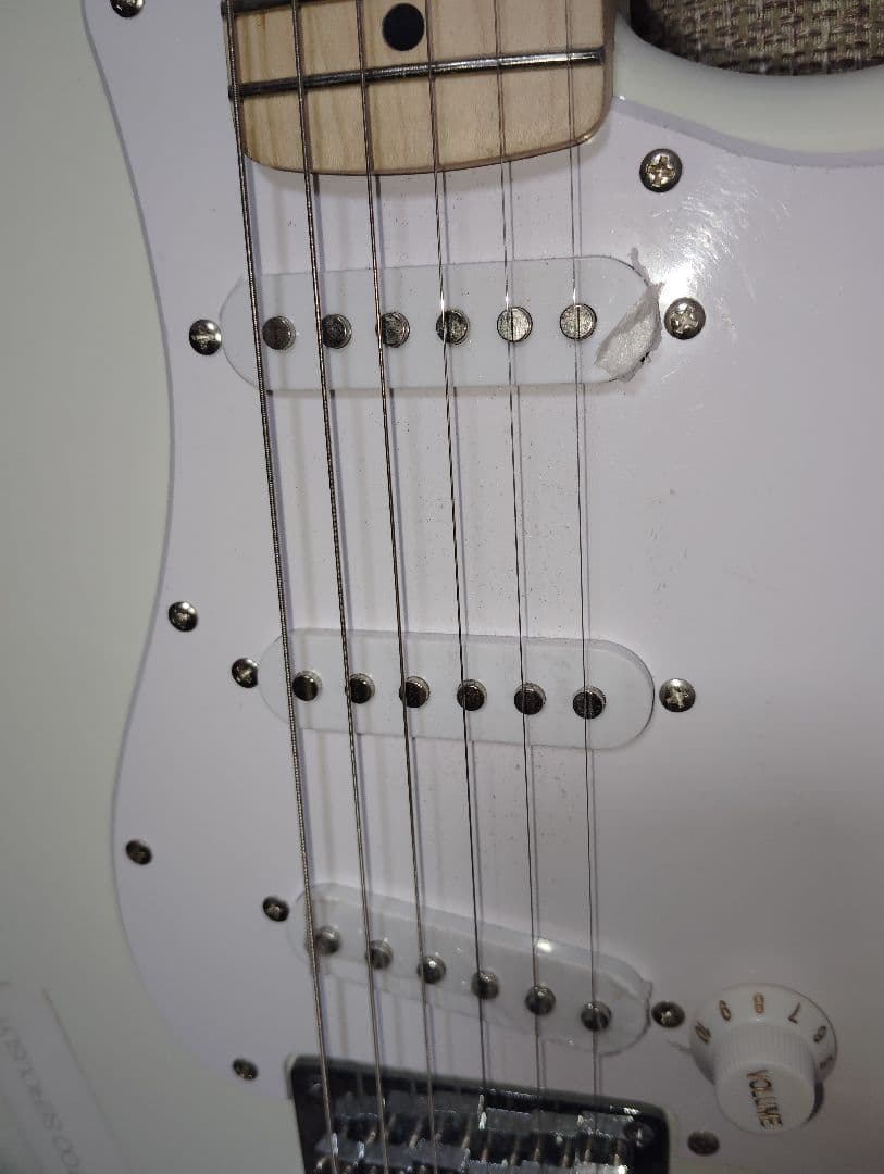 Squier Stratocaster ホワイト ほぼ新品