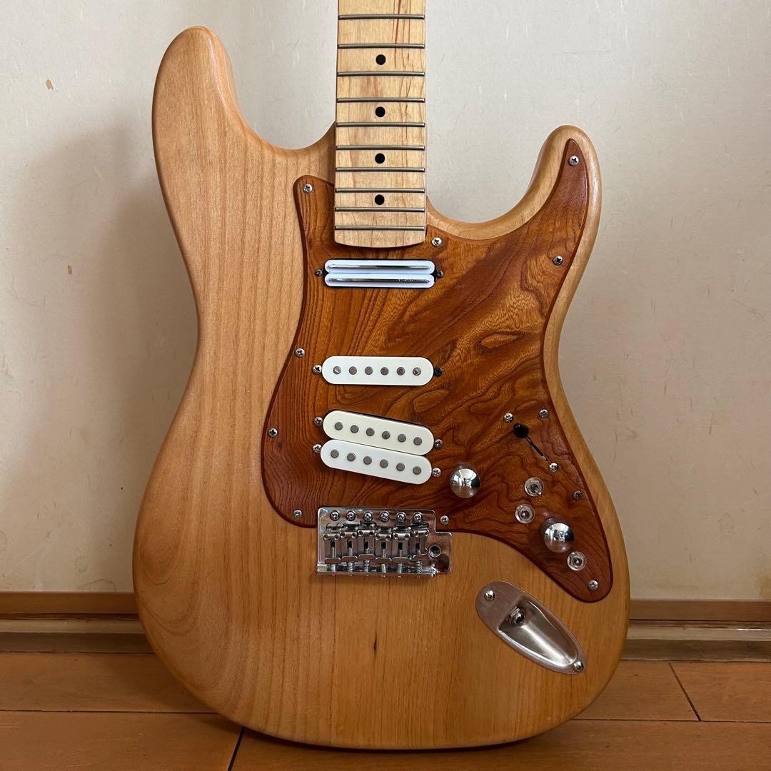 【美品】ストラト エレキギター ハムバッカー HSS構成 【カスタム】
