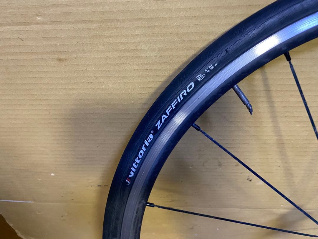 シマノ　WH-RS300 フロントのみ