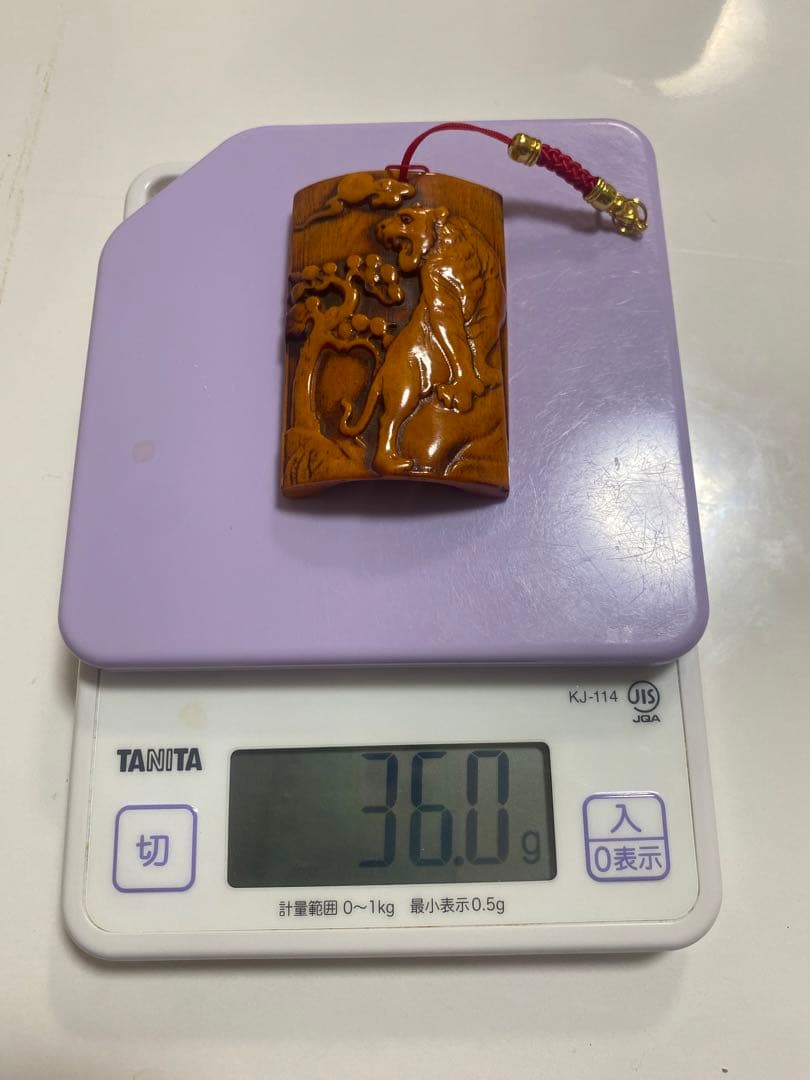 根付　時代物　材質不明　骨？ウニコール？鯨牙？セイウチ牙？送料無料