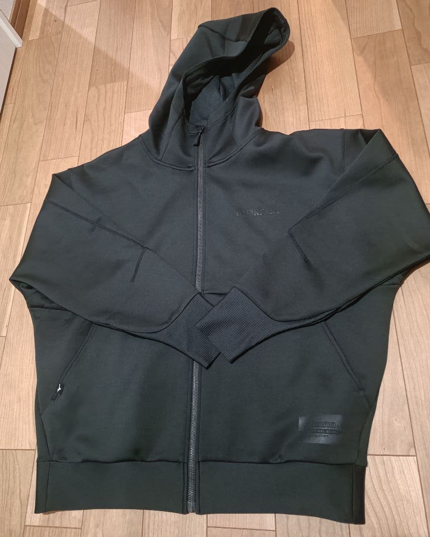 ミズノ MORELIA ピーチタッチスウェットフーディー・パンツ(ブラック)