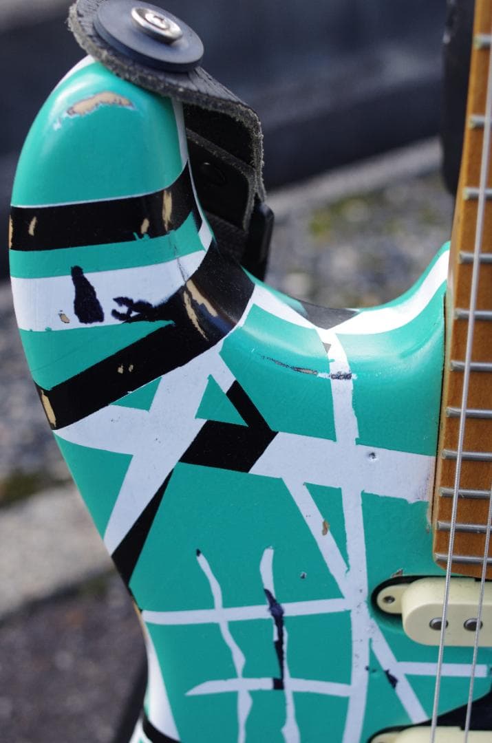 エレキギター　オリジナル　EVH風　材料費19万