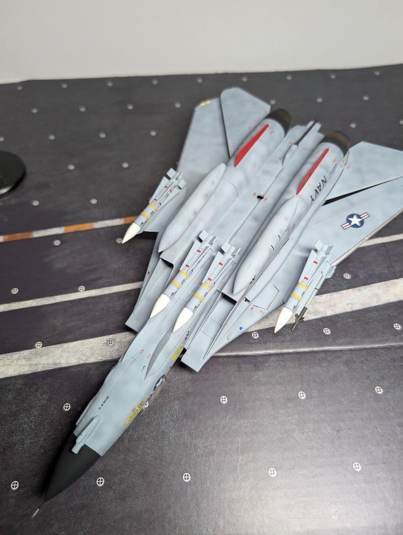 ハセガワＦ−１４Ａ 完成品VF-31トムキャッターズ飛行状態1/72完成品