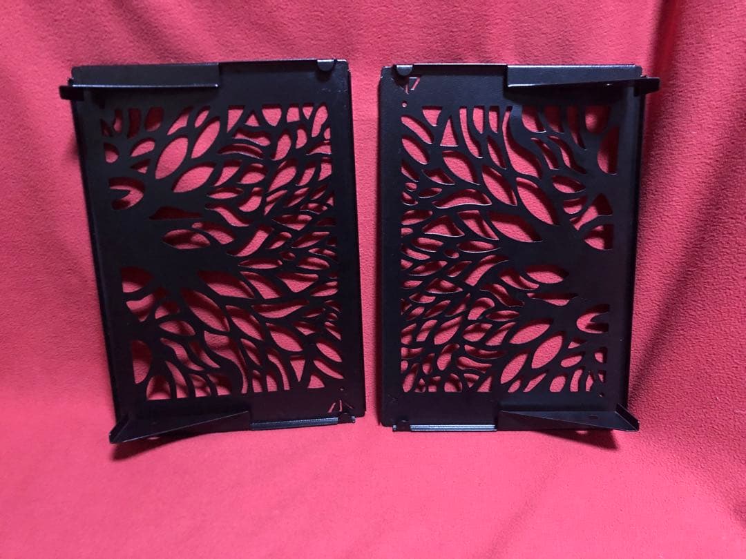 ブラックデザイン日和＋ツリー柄アイアンプレート ＋オールドマウンテン真鍮プレート