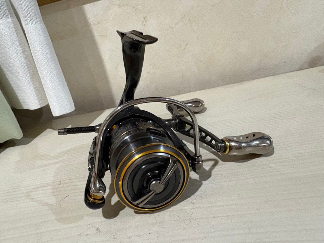 ダイワ　 21ルビアス　エアリティ FC LT2500S カスタム　美品