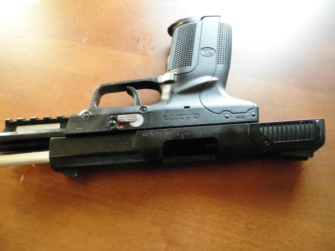 東京マルイ　FN5-7 ファイブセブン　ガスブロプラスチック製