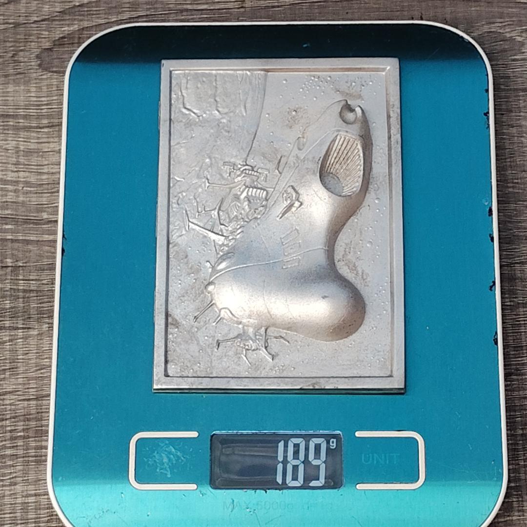 【グッズ】 宇宙戦艦ヤマト 沖田艦長 金属彫刻 レリーフ レア 希少 銀色 人気