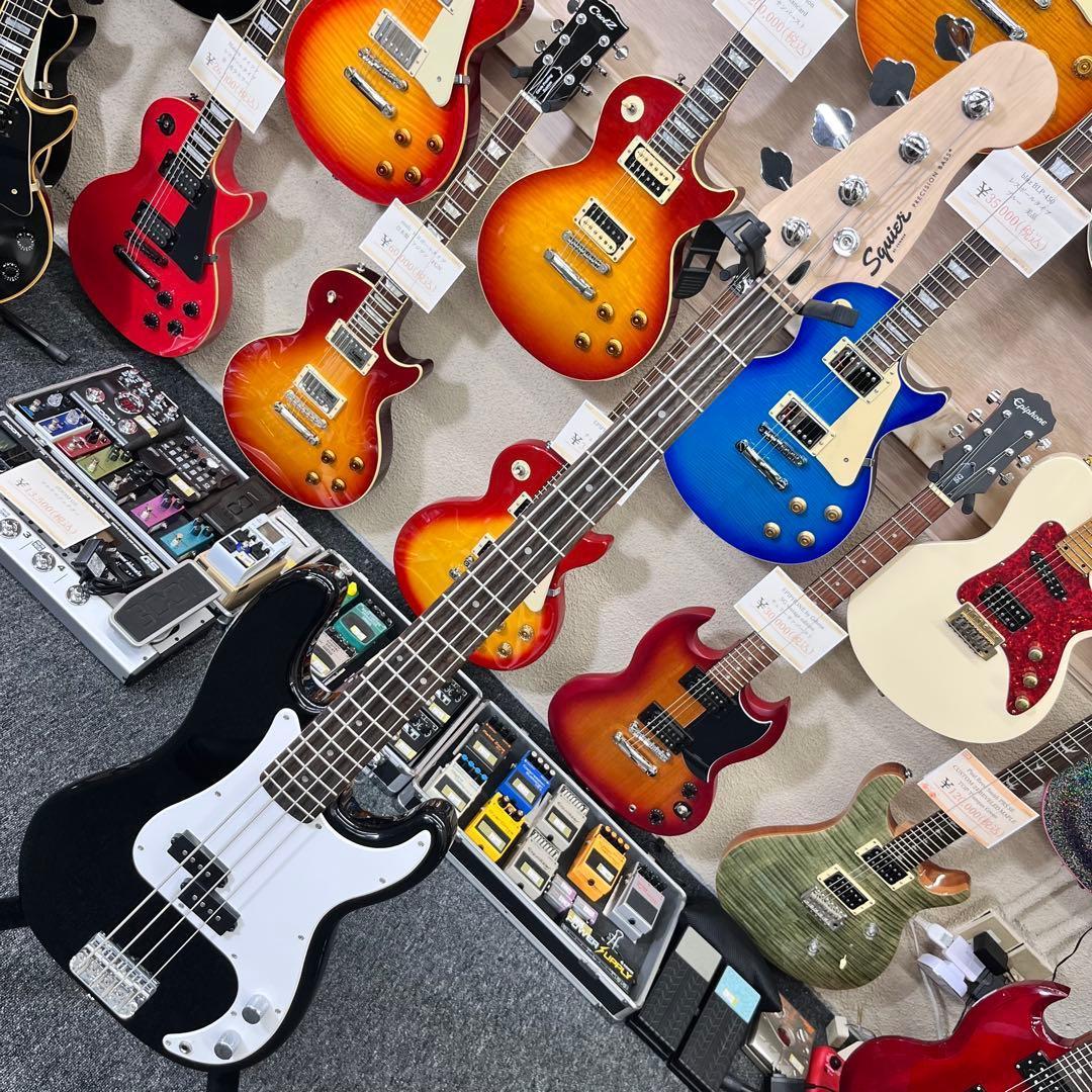 【10239】 Squier by Fender precision bass