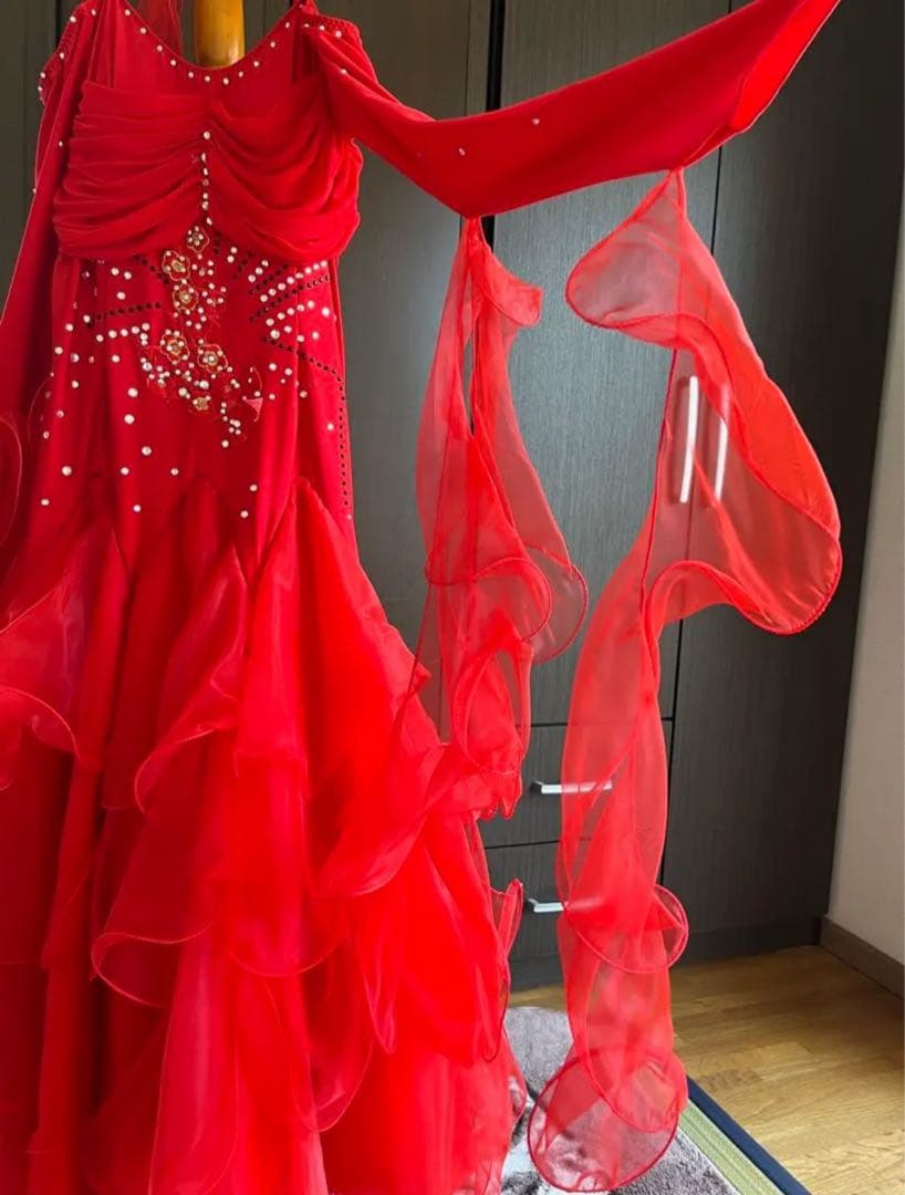 社交ダンスドレス・フリル付き 赤