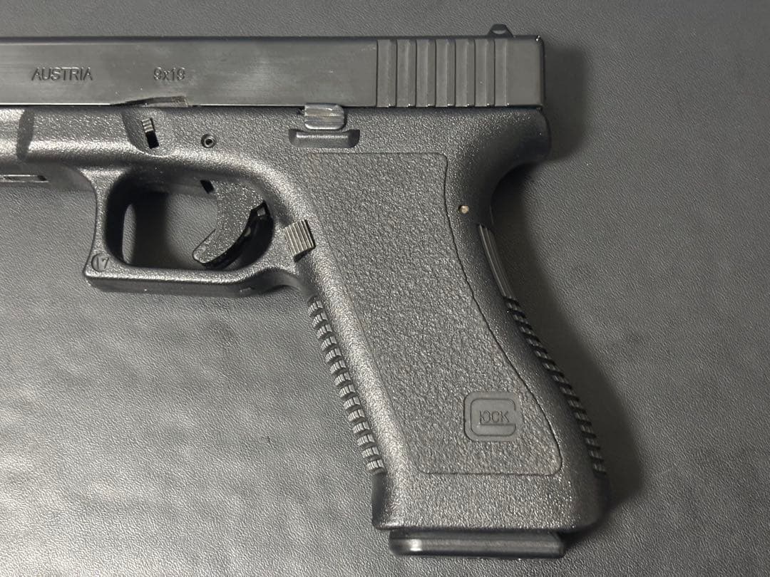 MGC Glock 17 ガスガン 本体とマガジン付き