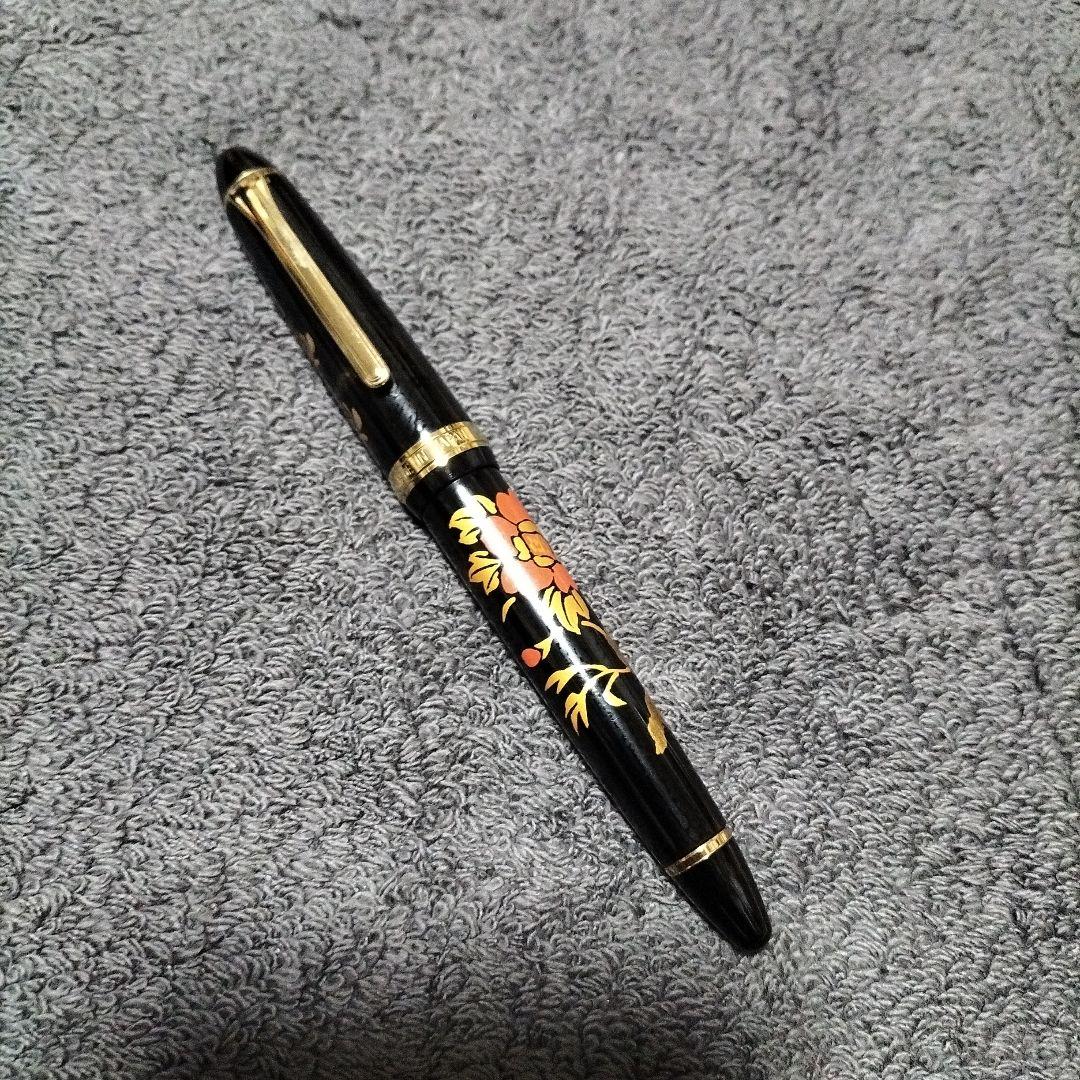 14K SAILOR 花柄装飾の黒い万年筆　値段相談可