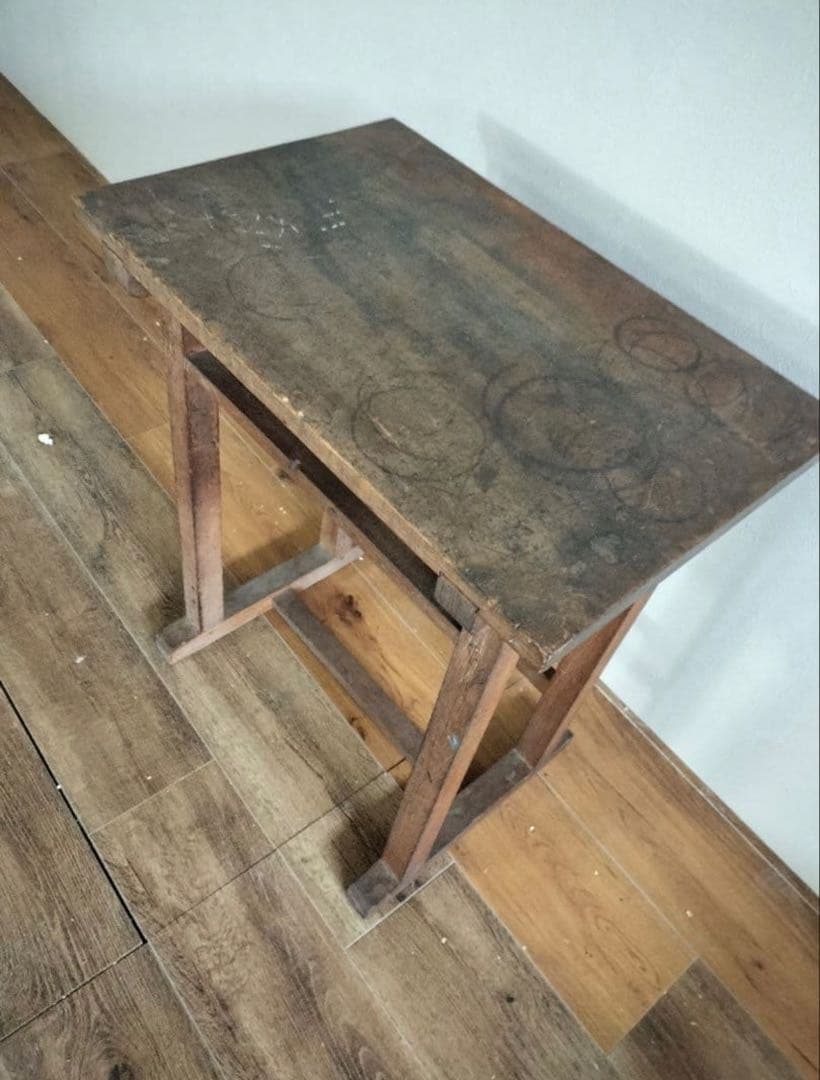 引っ越し前セール　アンティーク　机　学習机　古道具/昭和レトロ/小学校机