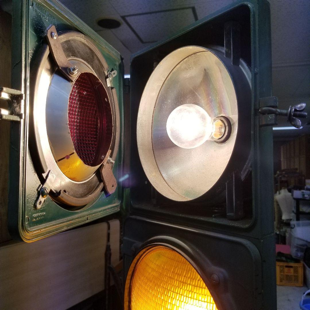 引取限定 アメリカ ビンテージ 信号機 Crouse Hinds製 作動品 映え