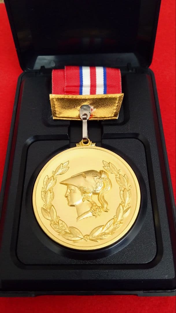 人見友紀　伝説の逃亡画家　ゴールドメダル　金メダル　グランプリ受賞メダル