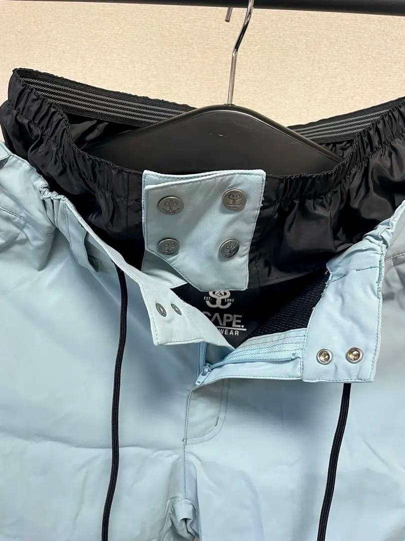 超美品 SCAPE エスケープ スノーボード ウェア 上下セット