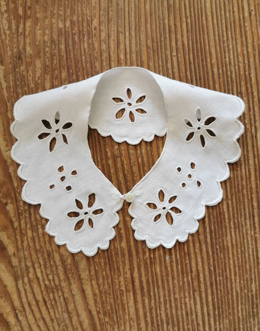 アンティークフランス オープンカットワーク アイレット刺繍 スカラップリム付け襟