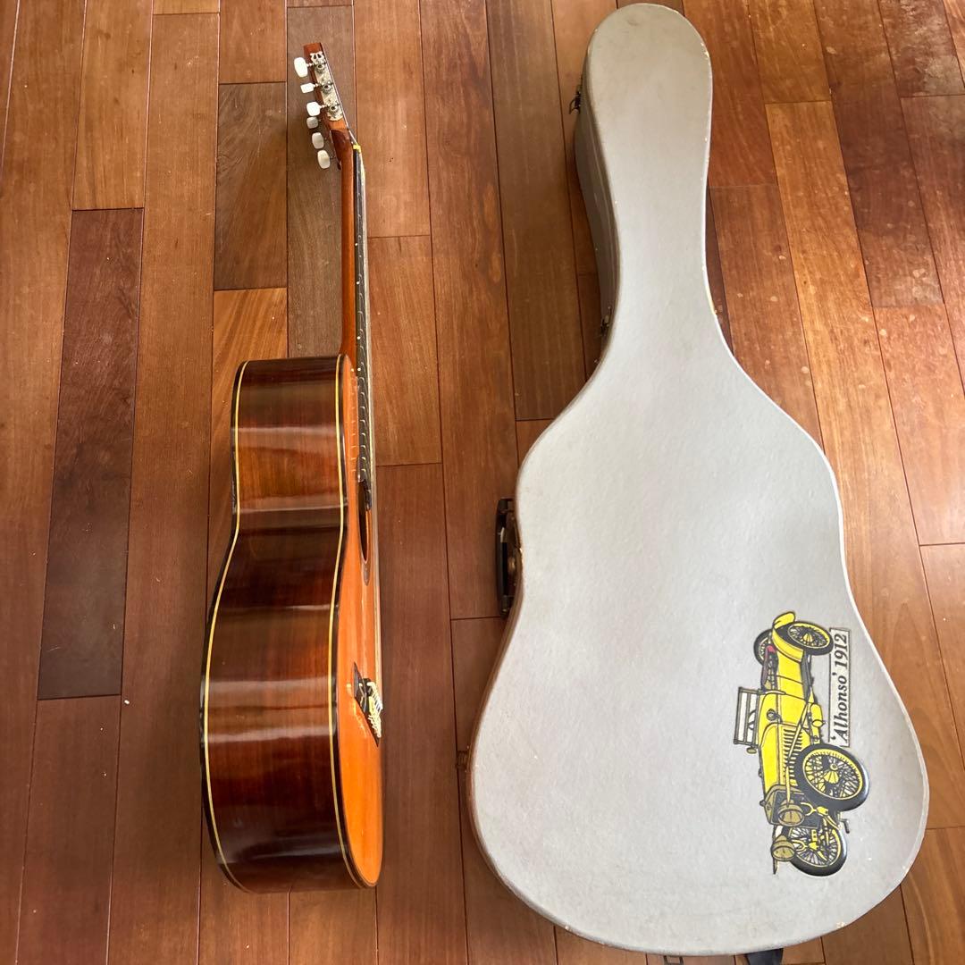 ギター！鈴木バイオリン杜　木曽手工品　ハードケース付き！昭和40年代　昭和レトロ