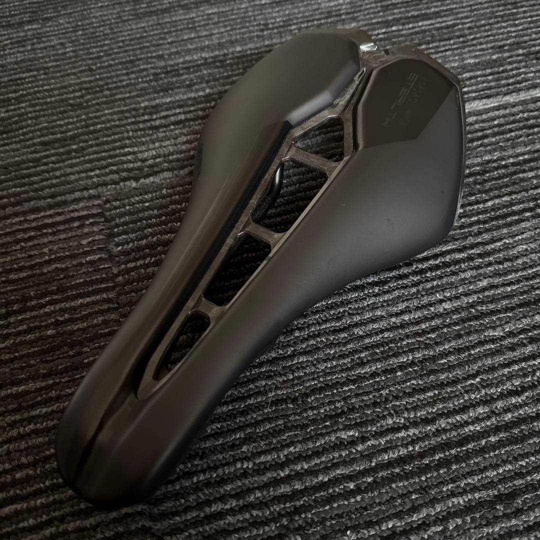 Pro ( プロ ) サドル STEALTH TEAM カーボン