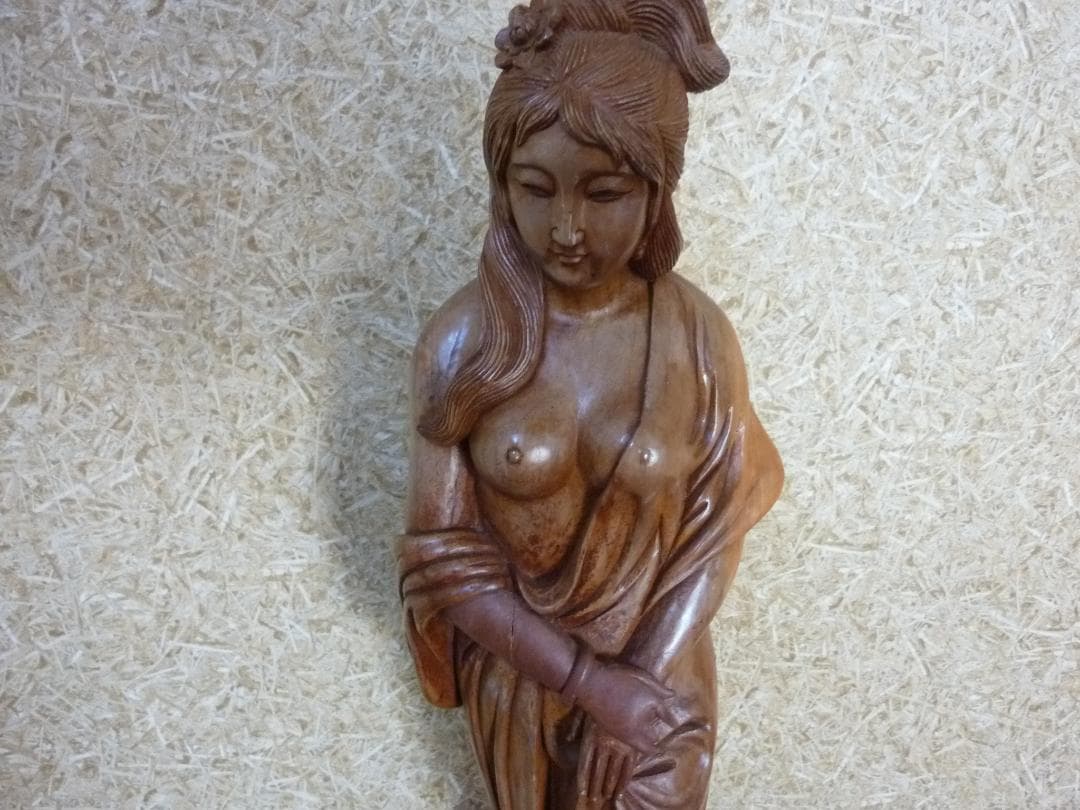 レトロ！ 楊貴妃 木彫り 紅豆杉 国際名人 林振作