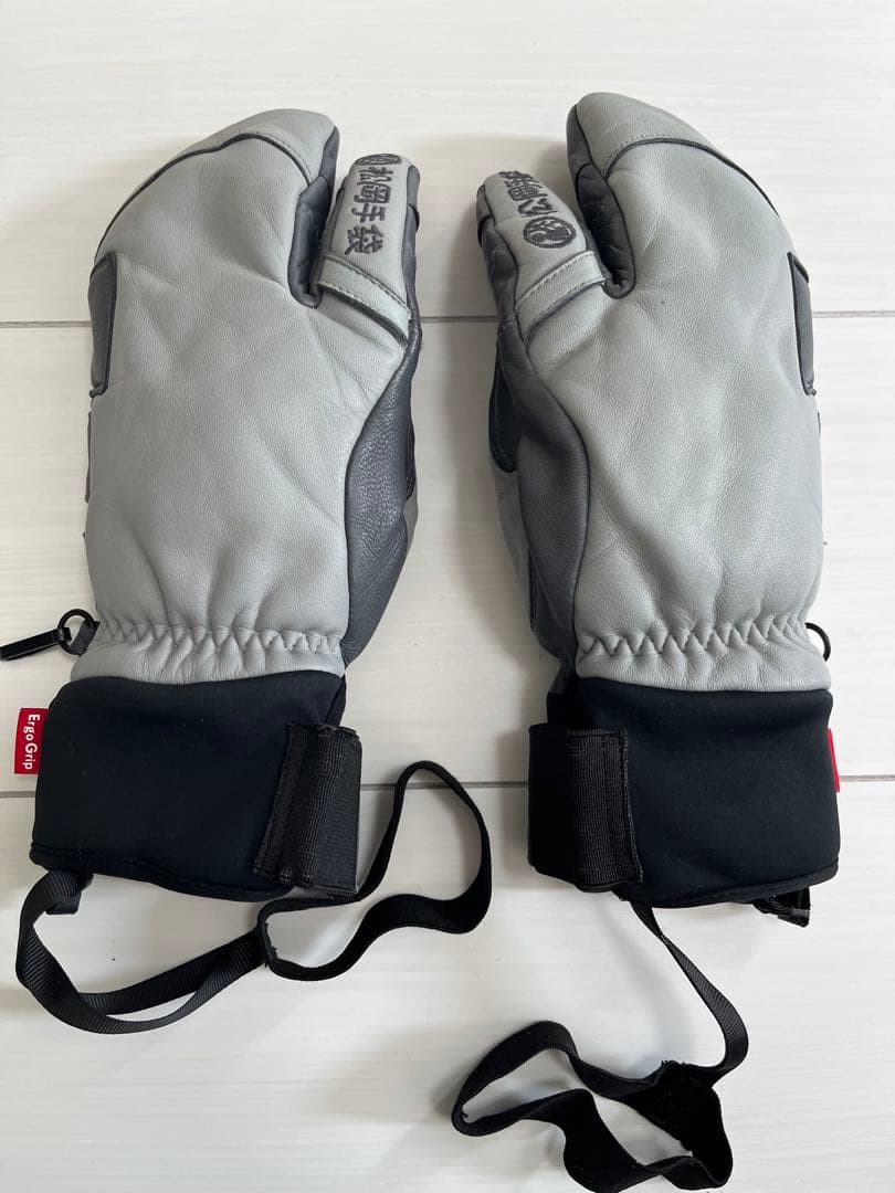 松岡手袋　グレー レザー 手首ストラップ付き