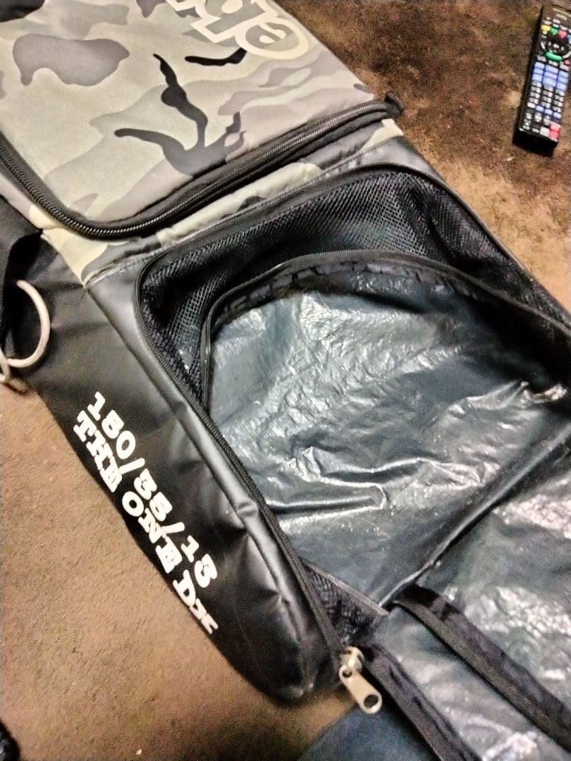 キャリー付きスノーボードケース