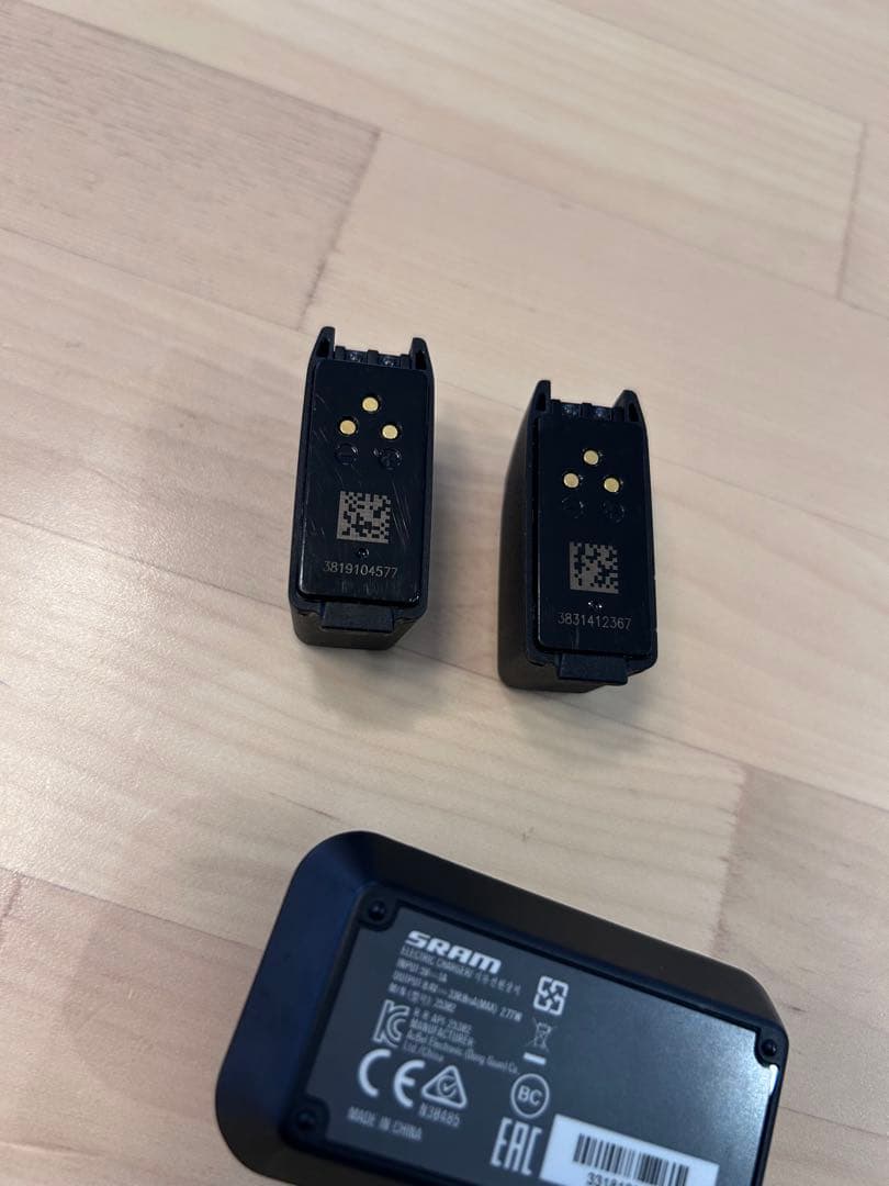 SRAM eTap/AXSシリーズ共通 バッテリー 2個 充電器付き