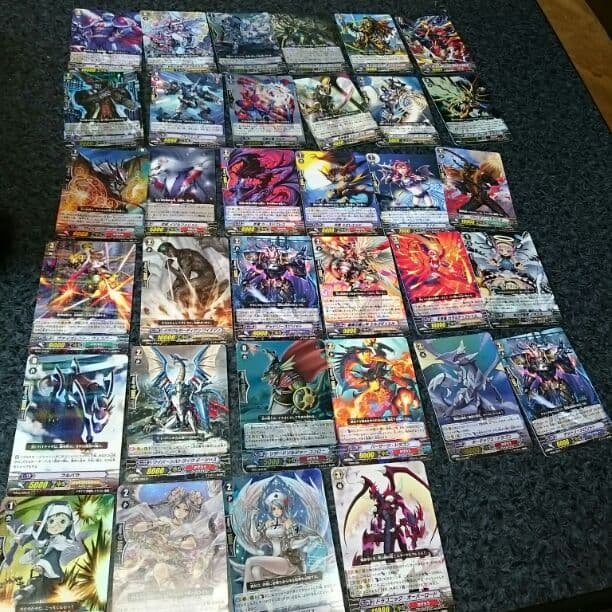 ヴァガードのカードになります