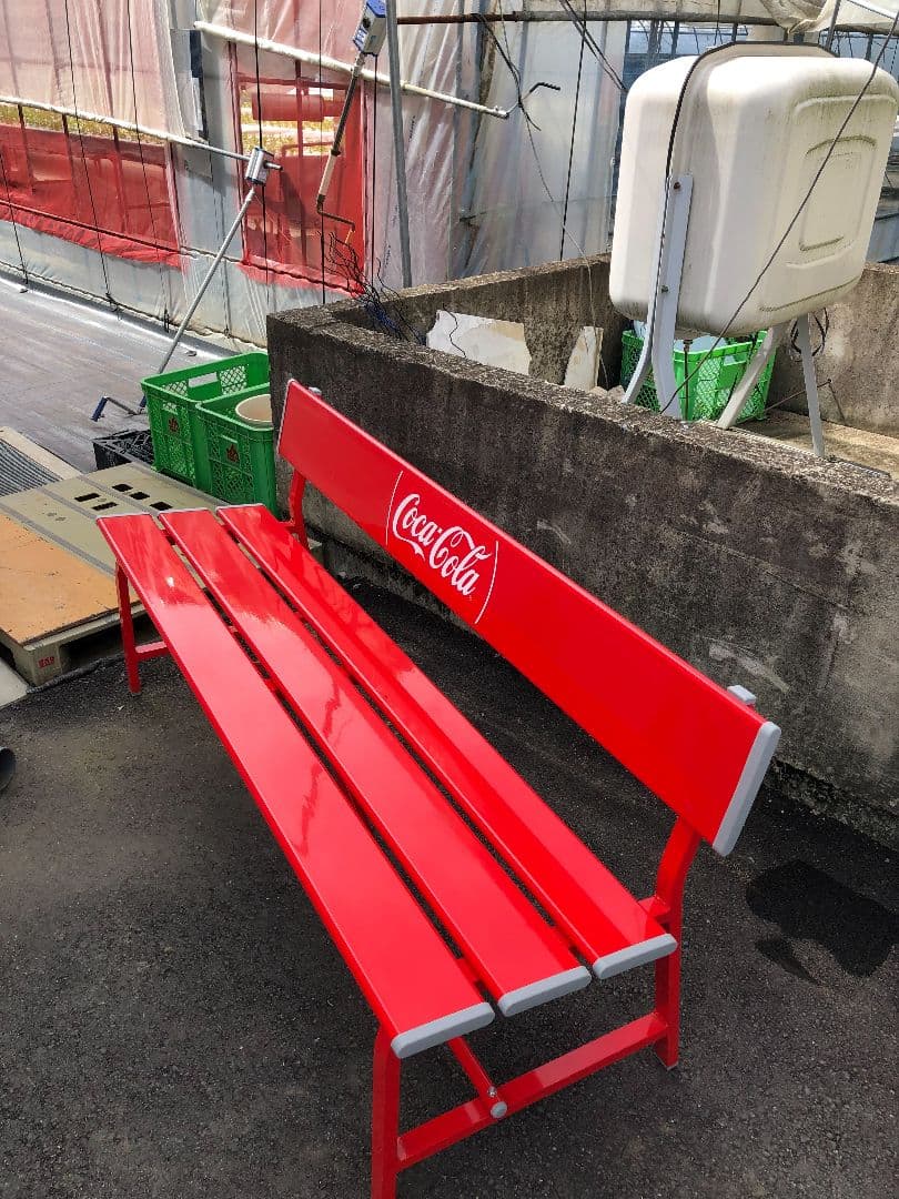 Coca-Cola ロゴ入り スチールベンチ