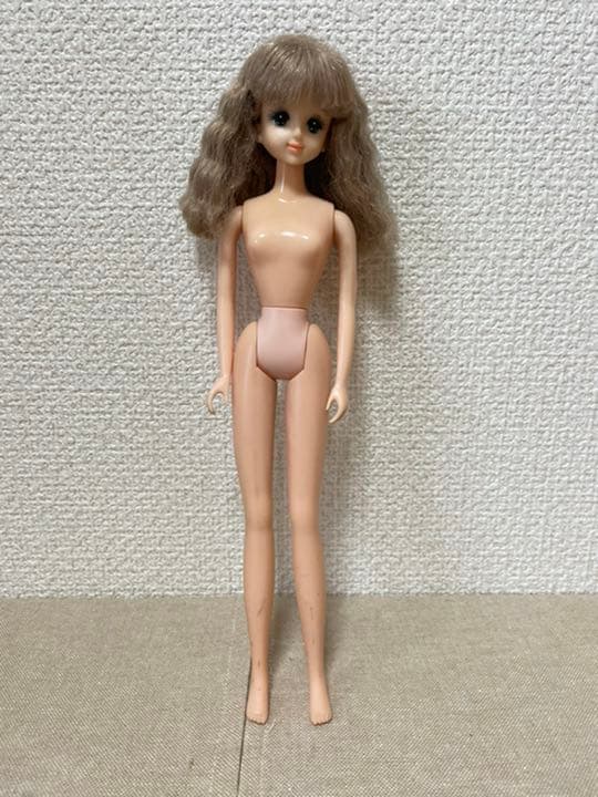 1984年タカラバービー　エクセリーナ灰睫ソバージュver