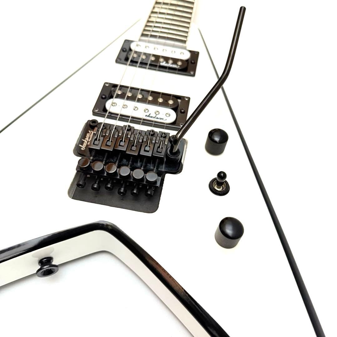【美品】Jackson KING V VS32 White with Black