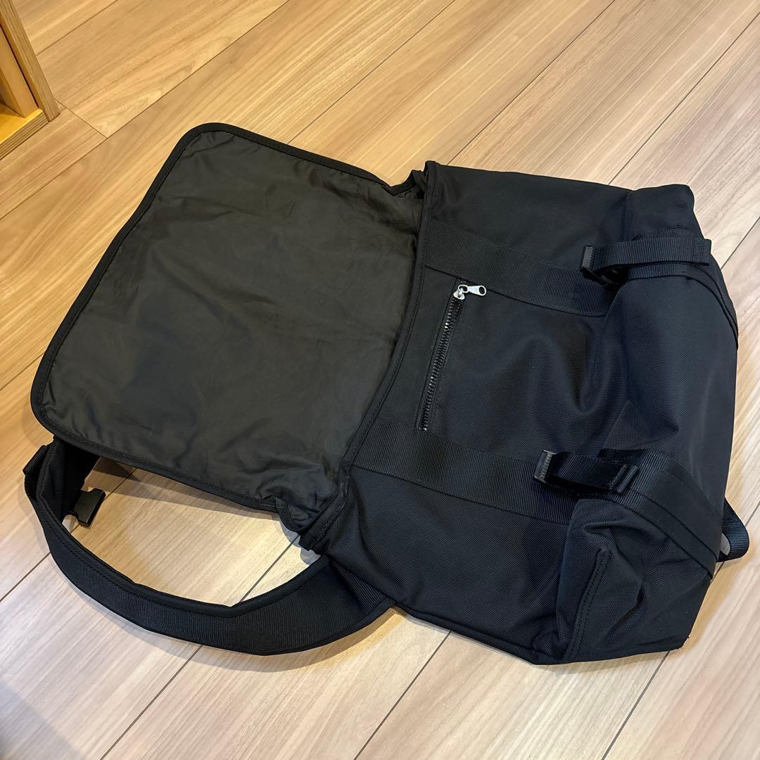 arket メッセンジャーバッグ　