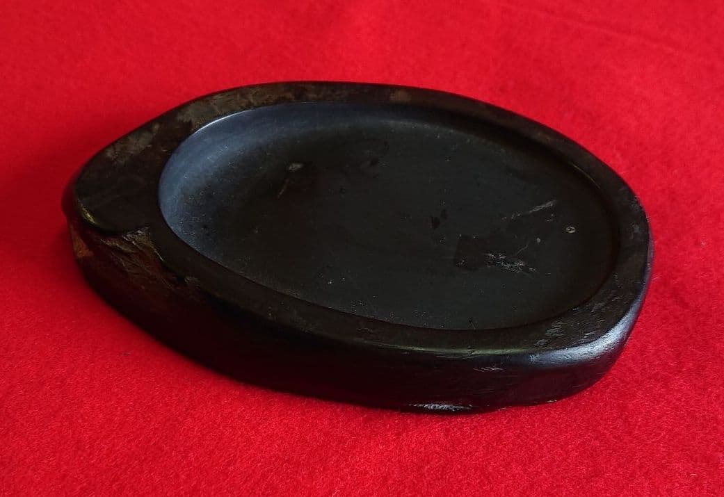 雨畑真石手彫硯