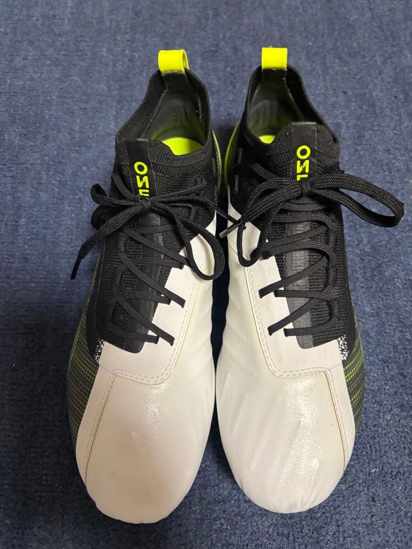 新品未使用PUMA サッカースパイクSG 天然芝用