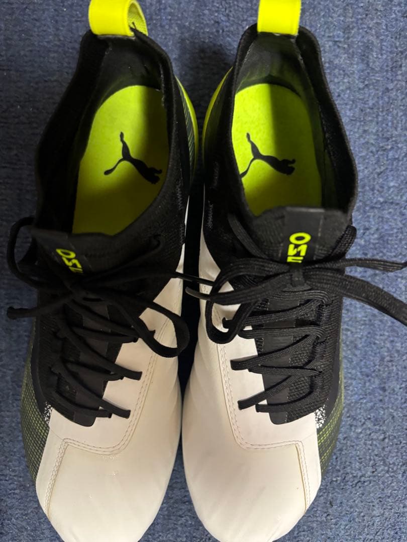 新品未使用PUMA サッカースパイクSG 天然芝用