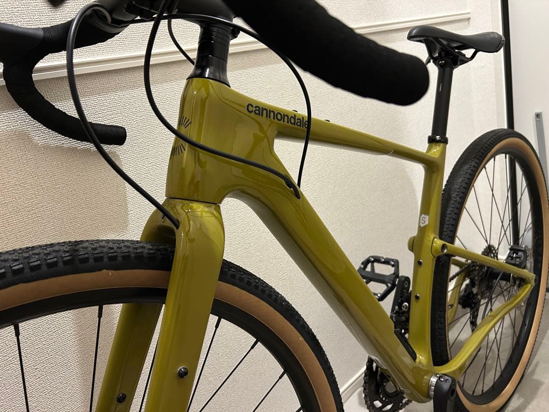 超美品　購入後半年以内　傷なし　cannondale トップストーンカーボン4