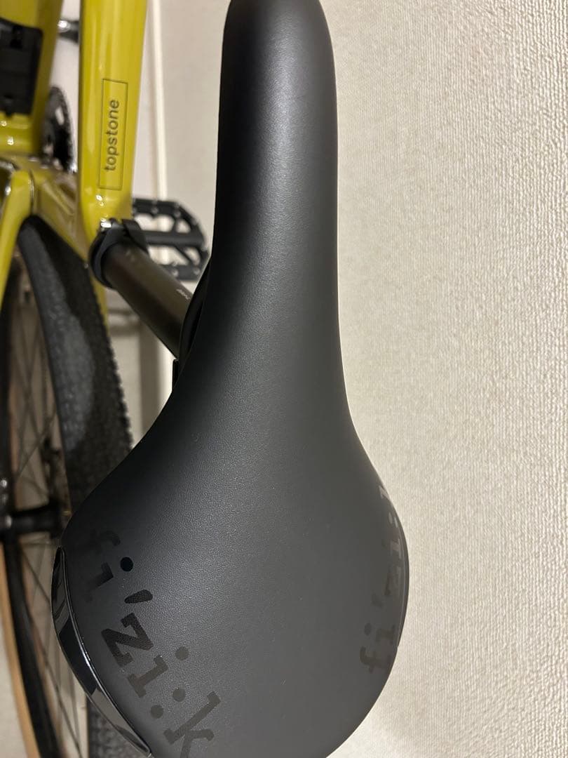 超美品　購入後半年以内　傷なし　cannondale トップストーンカーボン4