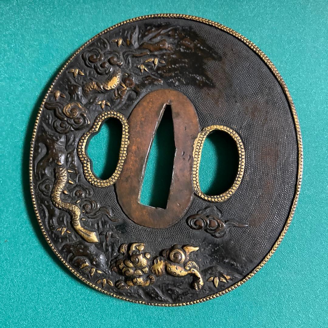 刀の鍔　鍔　鐔　刀　刀装具　武具【kurokunn】H