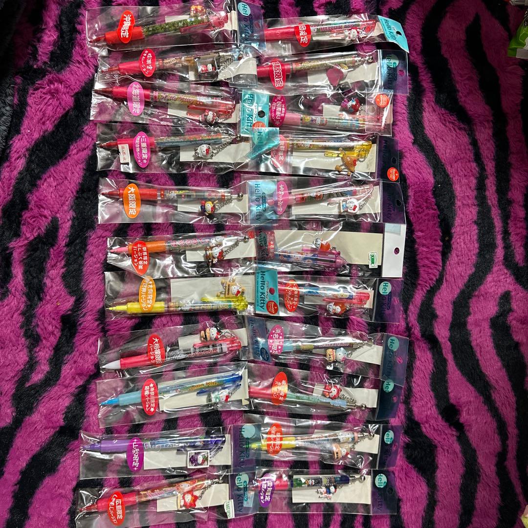 ハローキティ　ご当地シャーペンなど　22本