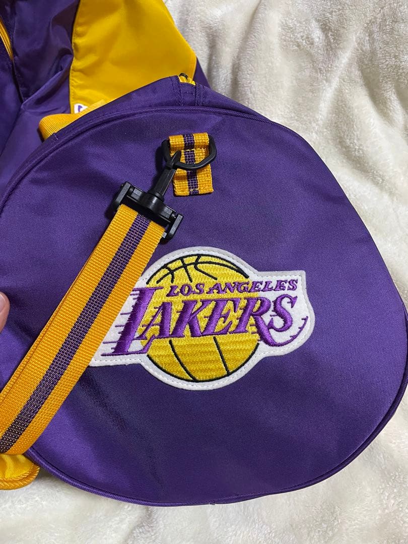 新品タグ付き！NBA ロサンゼルス レイカーズ ドラムバッグ ボストンバッグ