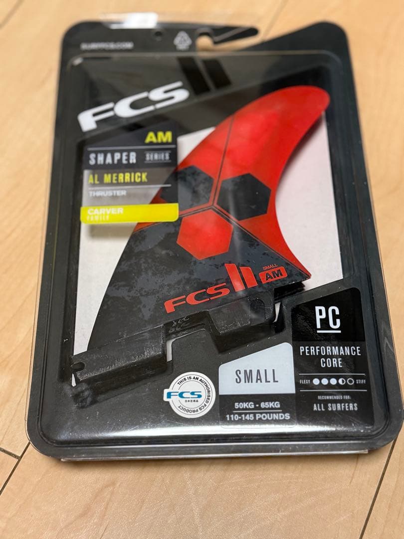 FCS 2トライフィン 赤/黒 アルメリックSサイズ