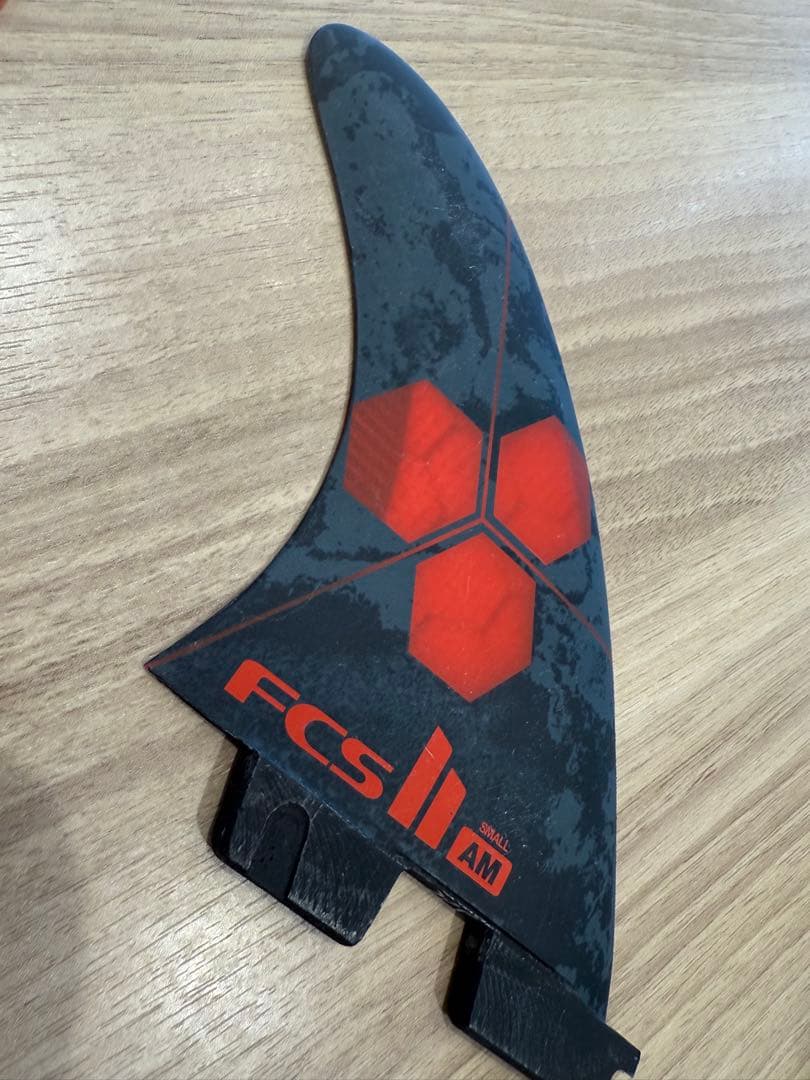 FCS 2トライフィン 赤/黒 アルメリックSサイズ