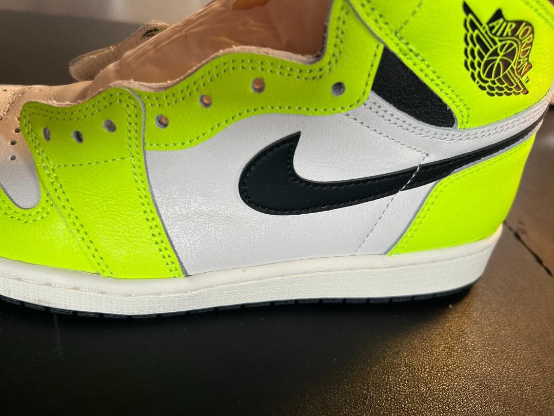 シューズ(男性用) NIKE AIR JORDAN 1 RETRO HIGH OG VOLT 702